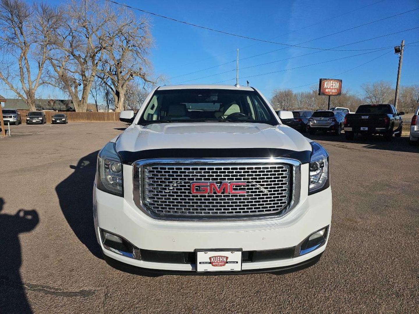 2016 WHITE GMC YUKON DENALI (1GKS2CKJXGR) with an 6.2L engine, Automatic transmission, located at 495 Old Highway 20 West, South Sioux City, NE, 68776, (402) 494-2677, 42.458408, -96.443512 - Photo#7