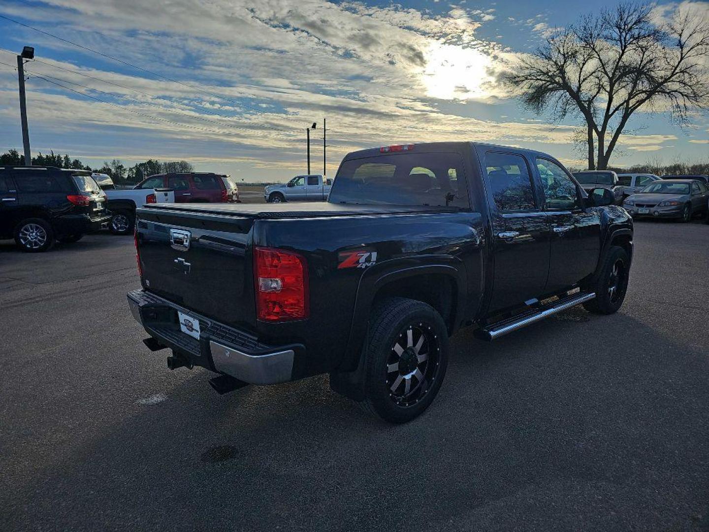 2012 BLACK CHEVROLET SILVERADO 1500 LT (1GCPKSE70CF) with an 5.3L engine, Automatic transmission, located at 495 Old Highway 20 West, South Sioux City, NE, 68776, (402) 494-2677, 42.458408, -96.443512 - Photo#3