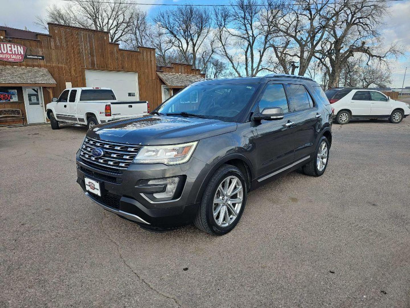 2017 GREY FORD EXPLORER LIMITED (1FM5K8F83HG) with an 3.5L engine, Automatic transmission, located at 495 Old Highway 20 West, South Sioux City, NE, 68776, (402) 494-2677, 42.458408, -96.443512 - Photo#0