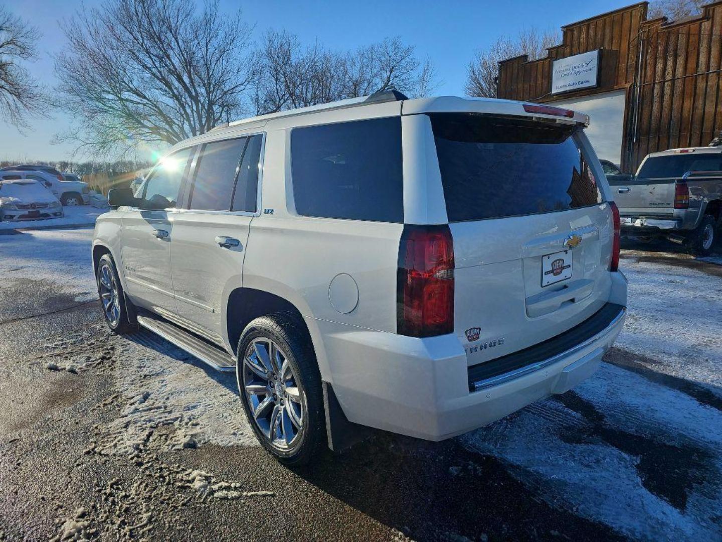 2015 WHITE CHEVROLET TAHOE 1500 LTZ (1GNSKCKCXFR) with an 5.3L engine, Automatic transmission, located at 495 Old Highway 20 West, South Sioux City, NE, 68776, (402) 494-2677, 42.458408, -96.443512 - Photo#2