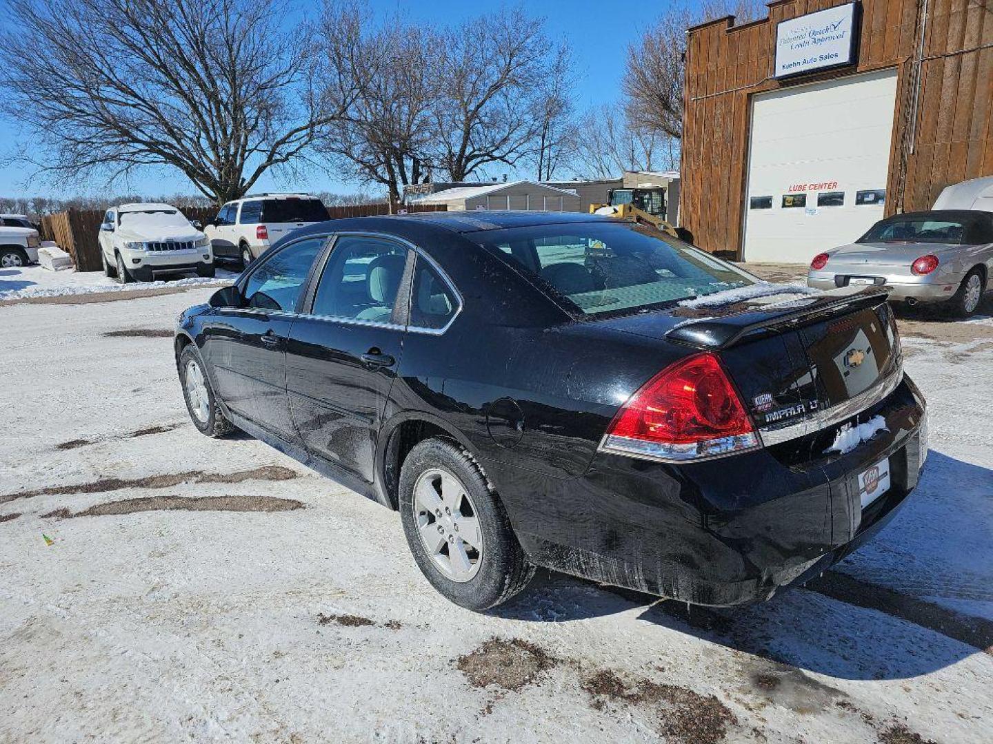 2011 BLUE CHEVROLET IMPALA LT (2G1WG5EK4B1) with an 3.5L engine, Automatic transmission, located at 495 Old Highway 20 West, South Sioux City, NE, 68776, (402) 494-2677, 42.458408, -96.443512 - Photo#2