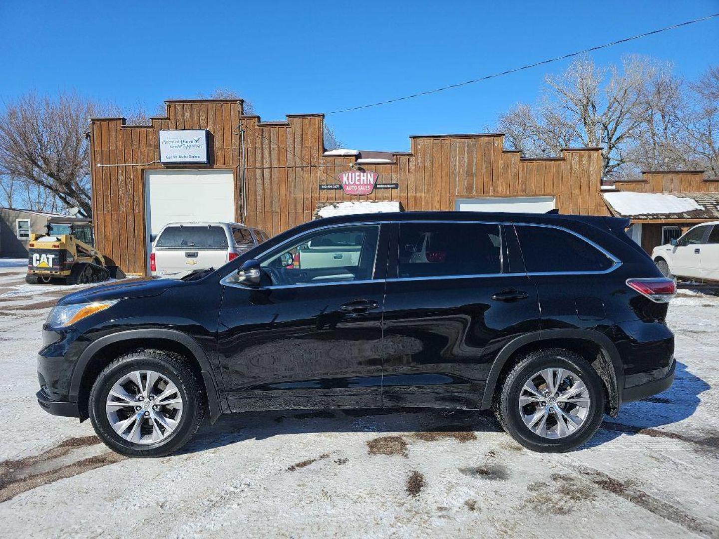 2015 BLACK TOYOTA HIGHLANDER LE (5TDBKRFH0FS) with an 3.5L engine, Automatic transmission, located at 495 Old Highway 20 West, South Sioux City, NE, 68776, (402) 494-2677, 42.458408, -96.443512 - Photo#1